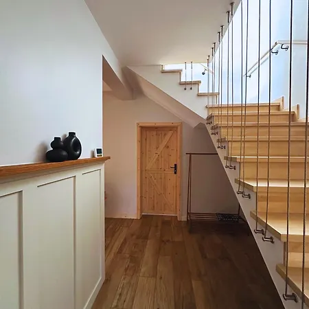 Homely Haven Gorce Apartamento