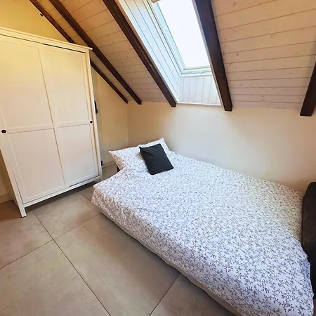 Homely Haven Gorce Apartamento